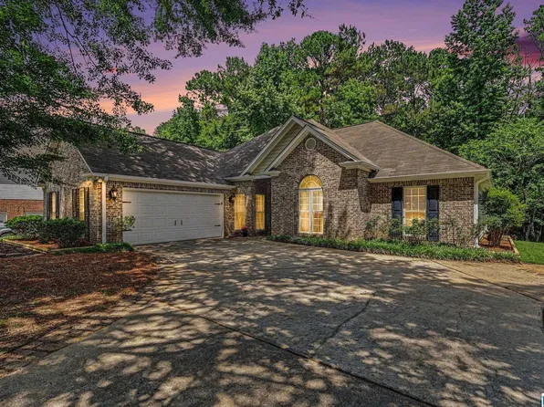 160 Lake Forest Way, Alabaster, AL 35114