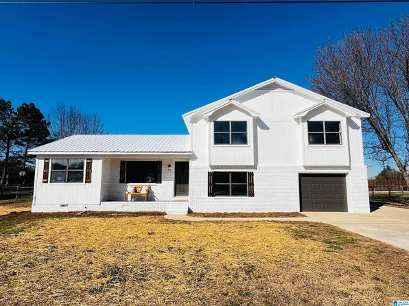 1503 Rockview Cir, Weaver, AL 36277