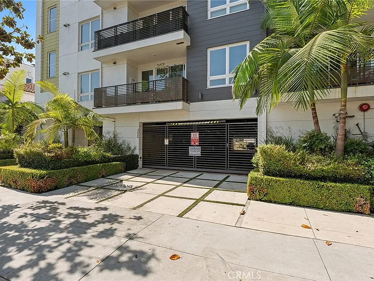 5820 La Mirada Ave #302 — Photo 36