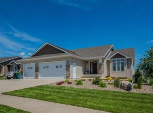 5119 Fountainblue Dr, Bismarck, ND 58503