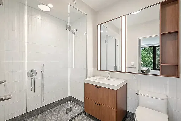 Bathroom, photo 1