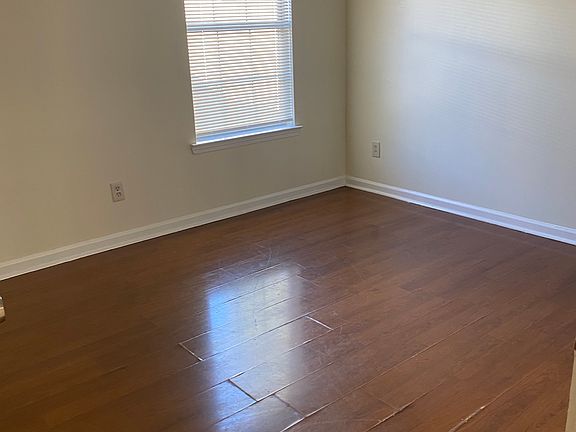 4th image of 316 Autumn Lake Dr
