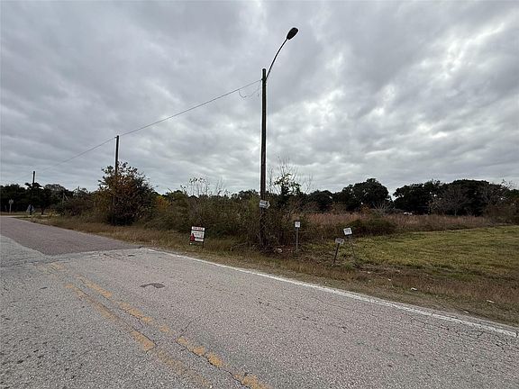 4th image of 9015 Schiro Rd