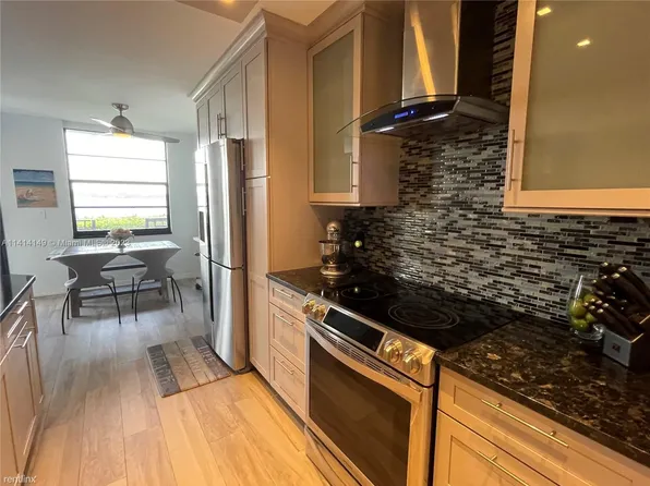 12000 N Bayshore Dr APT 103, North Miami, FL 33181