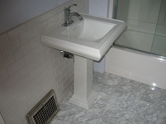 2 baths, 2 laundry rooms