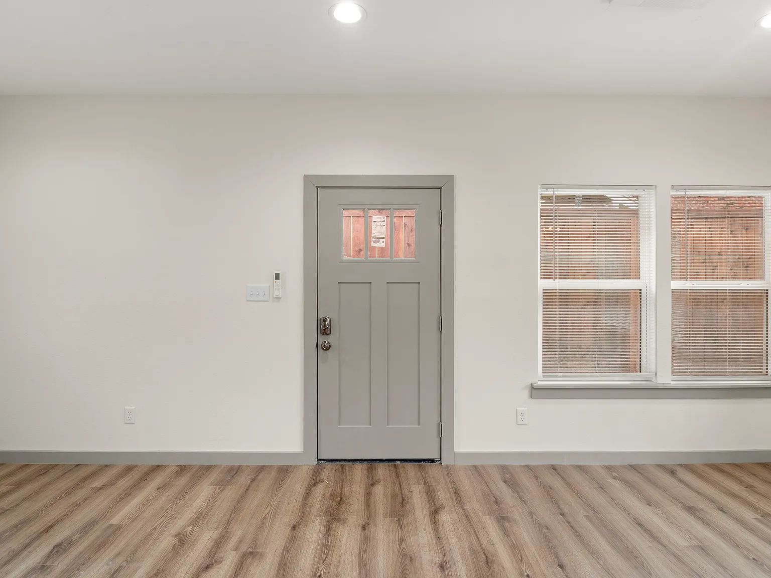 1 bed, 800 sqft, $1,350 — Photo 1
