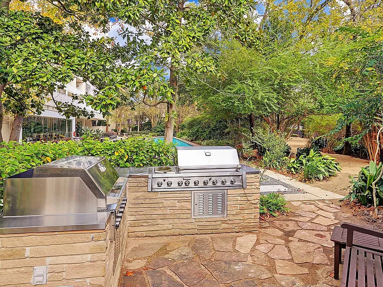 121 N Post Oak Ln #706 — Photo 32