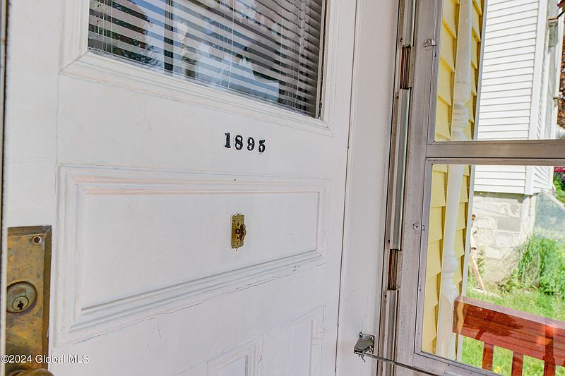 5th image of 5914 Park Road