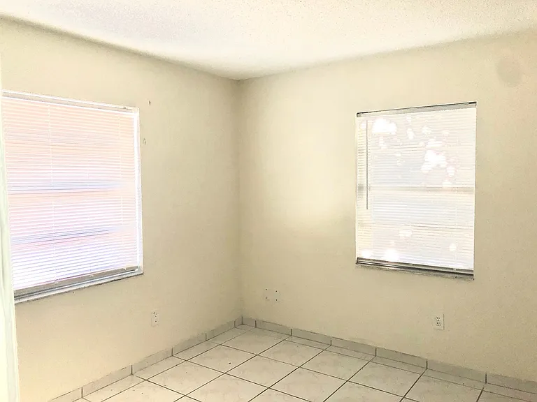204 La Paz Dr — Photo 5