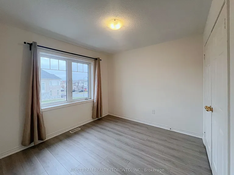 37 Kavanagh Ave — Photo 10