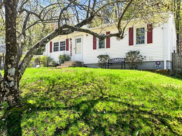 206 Treetop Ave, Springfield, MA 01118