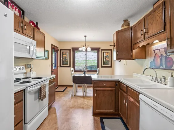 5217 Balmoral Ln, Bloomington, MN 55437