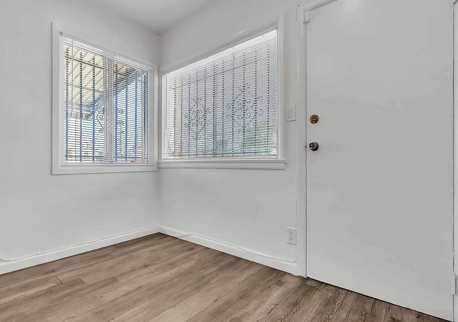 Convenient 1-Bedroom Home with Dedicated Parking in Los Angeles! — Photo 3