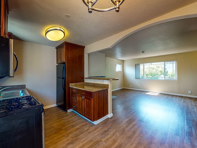 8045 Beverly Dr — Photo 3