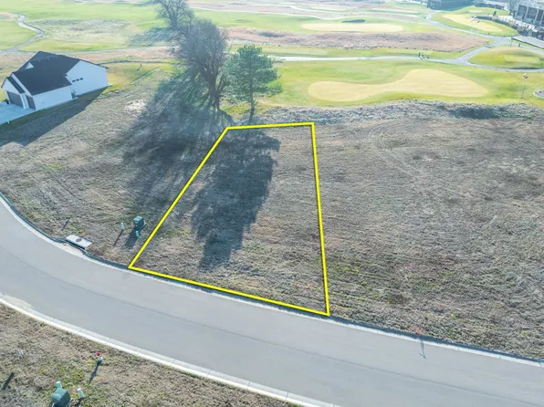 900 N Speyside Cir, Andover, KS 67002