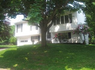 6 James Ct, Hackettstown, NJ 07840