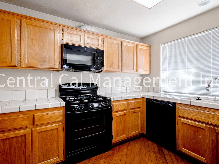 4000 Mariana Way — Photo 8