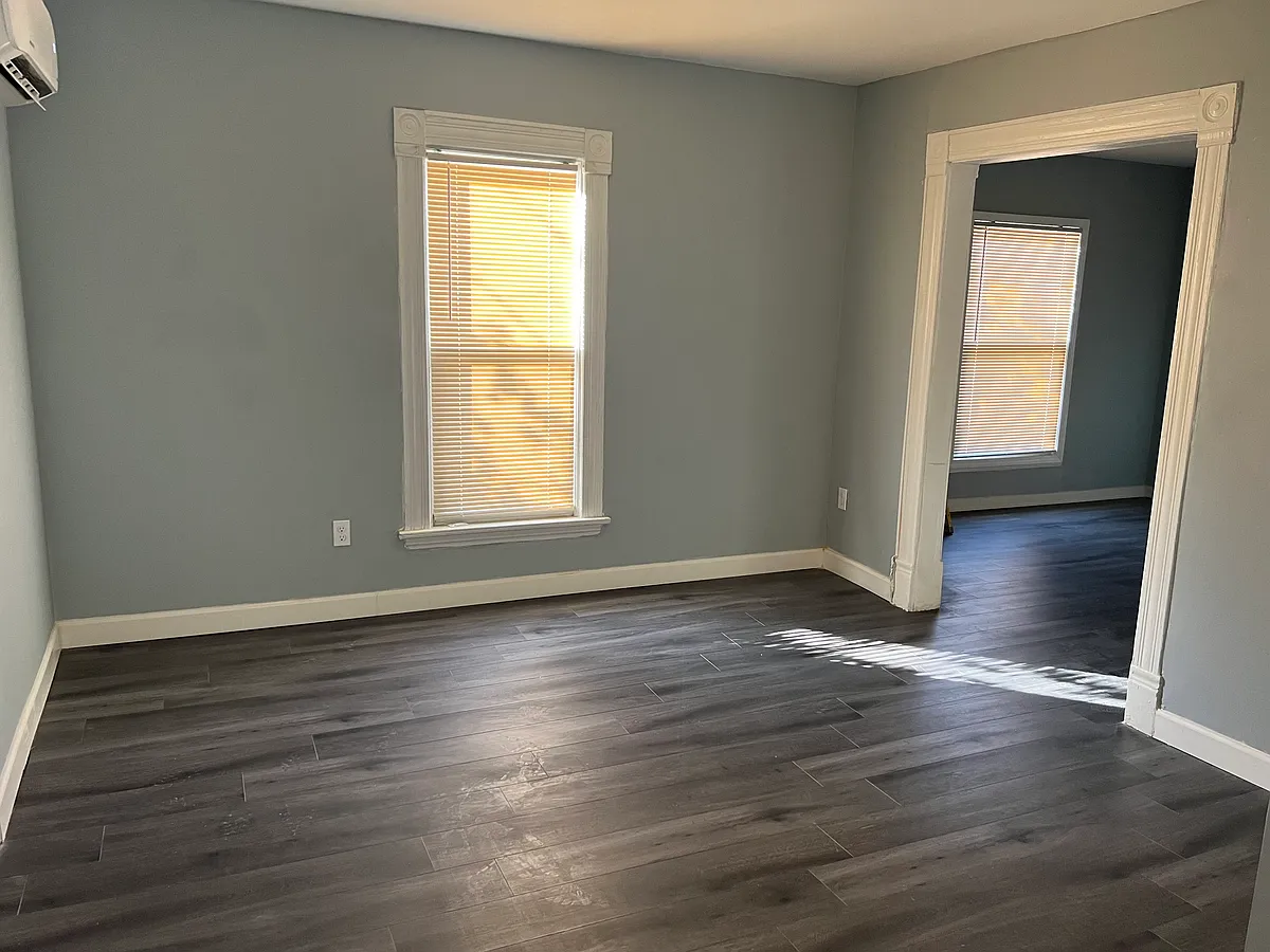 Building Photo - 3046 Bryant Ave S #2