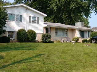 382 Warren Ln, Grayslake, IL 60030