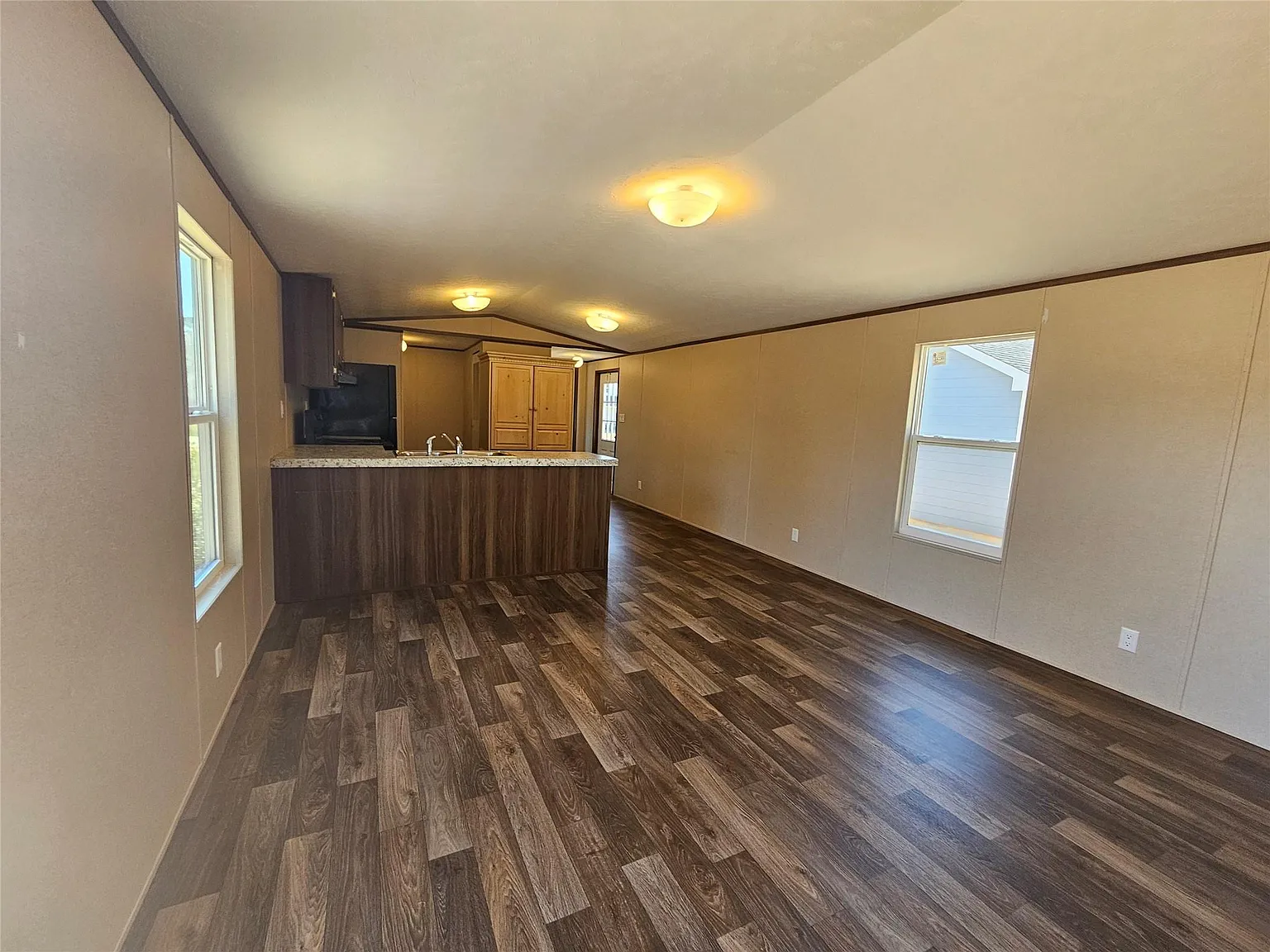 3 bed, 2.0 bath, 924 sqft, $1,150 — Photo 4