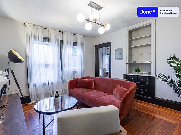 5th image of 56 Ridgemont St #B