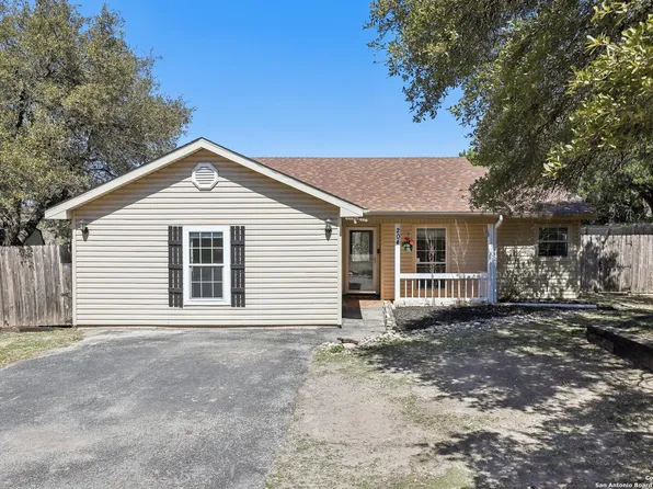 204 Lake Park, Canyon Lake, TX 78133