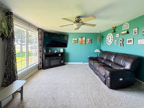 3rd image of 3929 Gleasman Rd