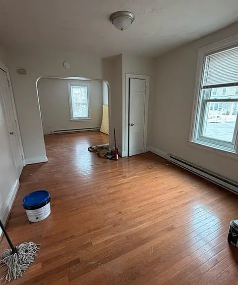 552 Thomas St — Photo 3