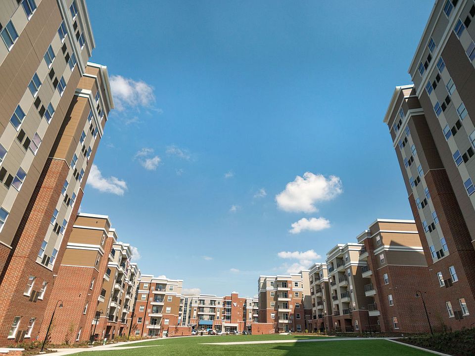 1st image of 442 Oakland St #213