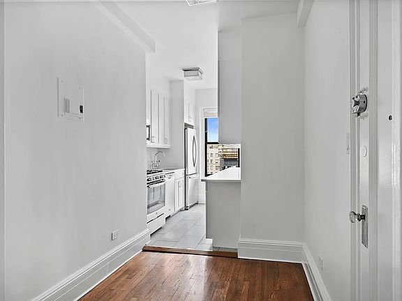 3rd image of 144 W 86th St #16D