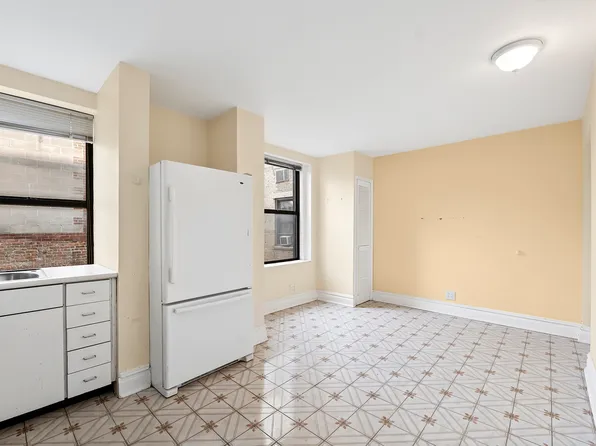 41 West 82nd Street image 6 of 16