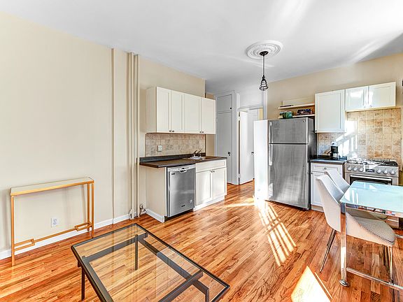 5th image of 509 E 77th St APT 5K