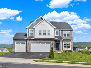 105 S Mountain Dr, Carlisle, PA 17013