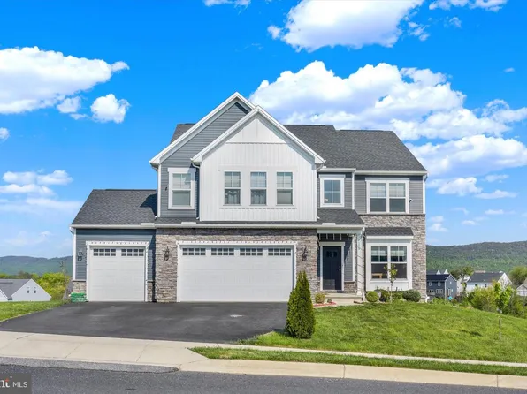 105 S Mountain Dr, Carlisle, PA 17013