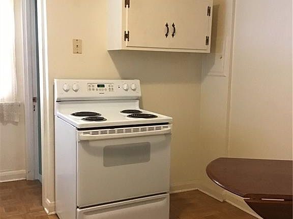 5th image of 2661 Northwood Ave