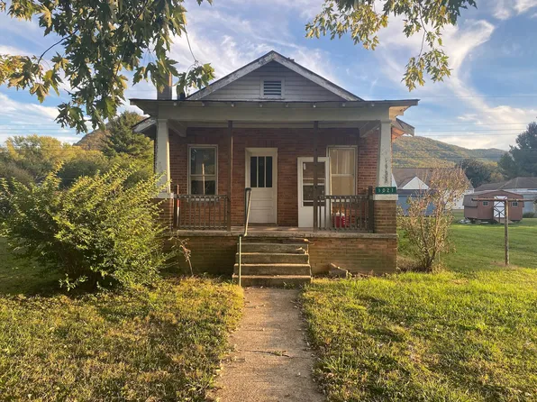 1021 Kanawha St, Glasgow, VA 24555