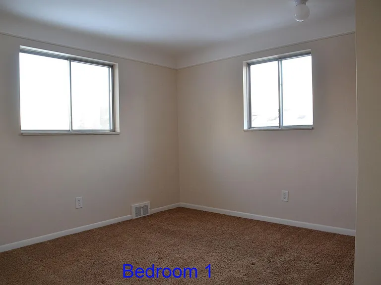 5447 Chicago Rd — Photo 14