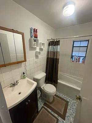 Rented by Delmark Realty LLC | media 35