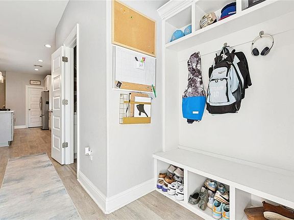 3rd image of 504 Bernard Ave