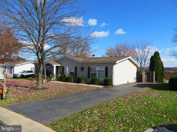 12 Ray Dr, Denver, PA 17517