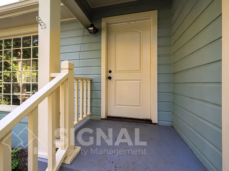 736 Martinwood Rd — Photo 4
