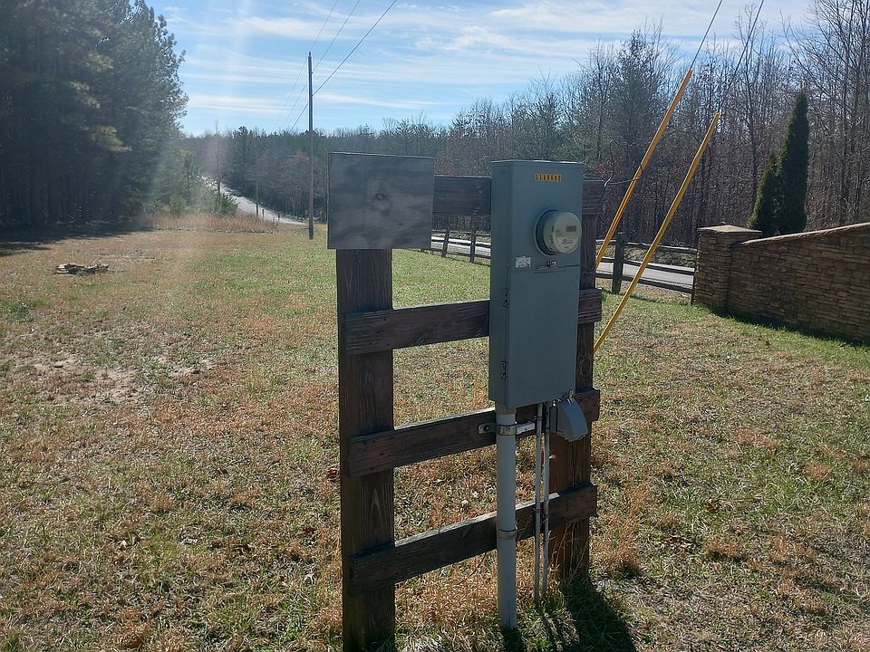 2nd image of 18 Indian Trails Dr