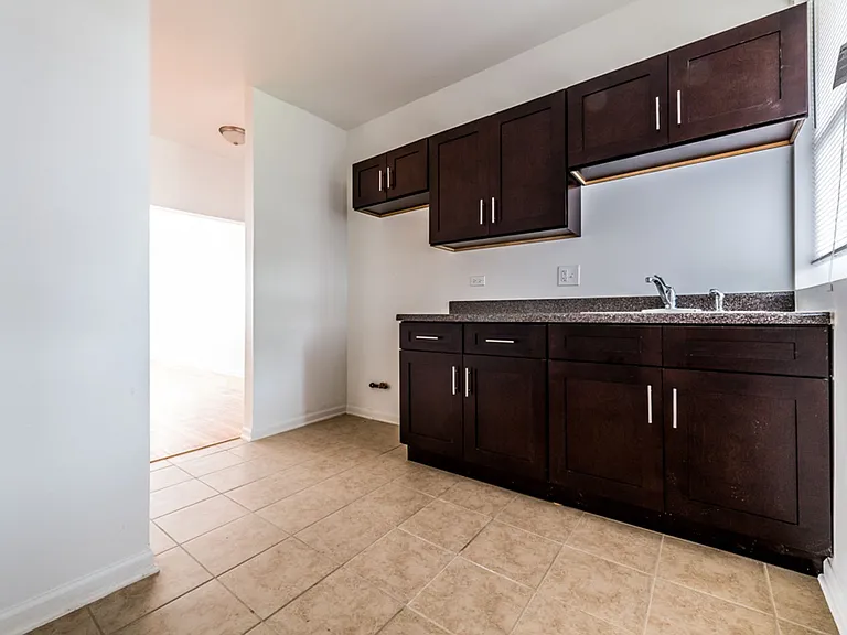 7406 s Perry Ave — Photo 13