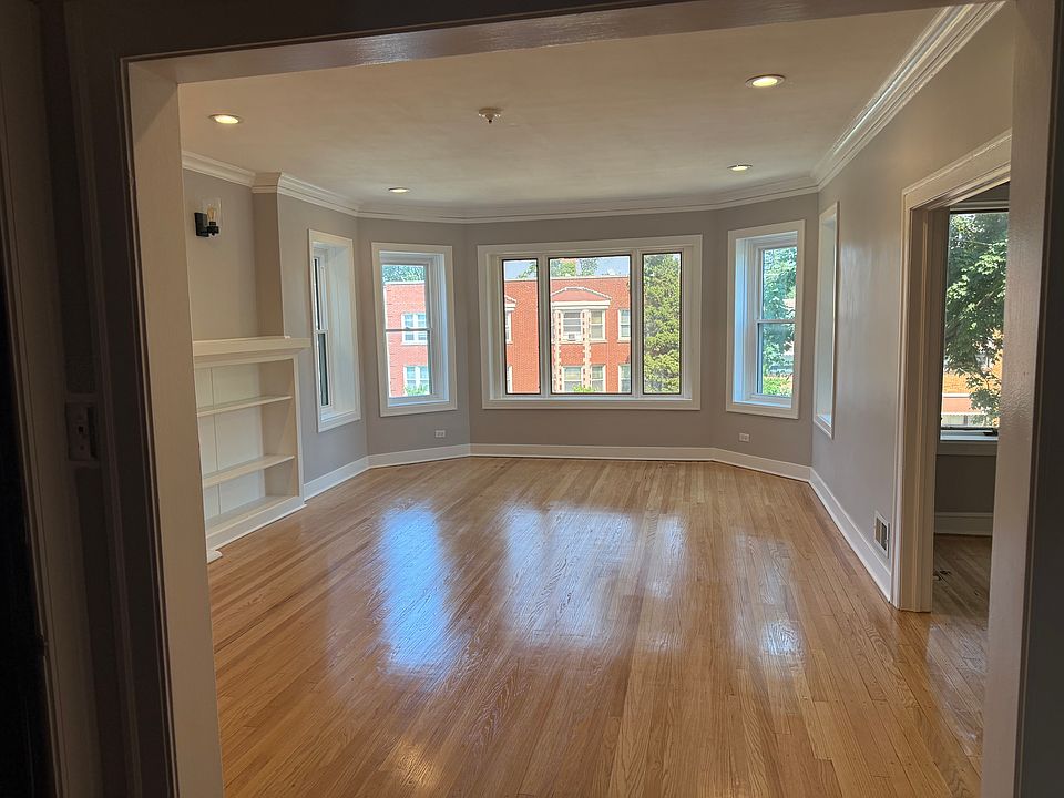 Large size living room with plenty of natural light