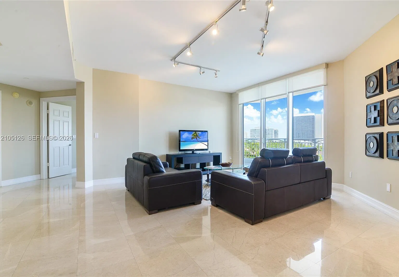 Carroll Walk Condo — Photo 3