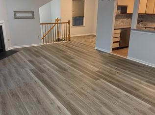 604 Woodhaven Dr, Edison, NJ 08817