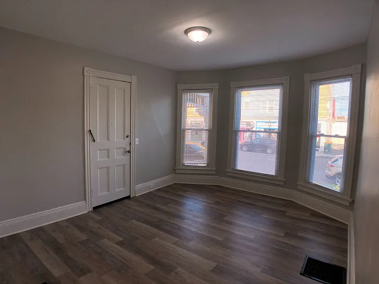 381 Meigs Street — Photo 6