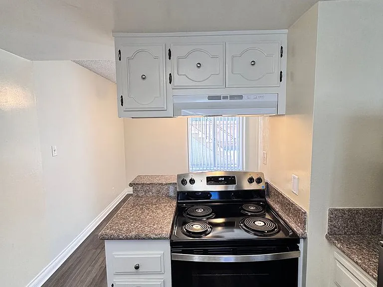 3781 Green Ave #2 — Photo 9