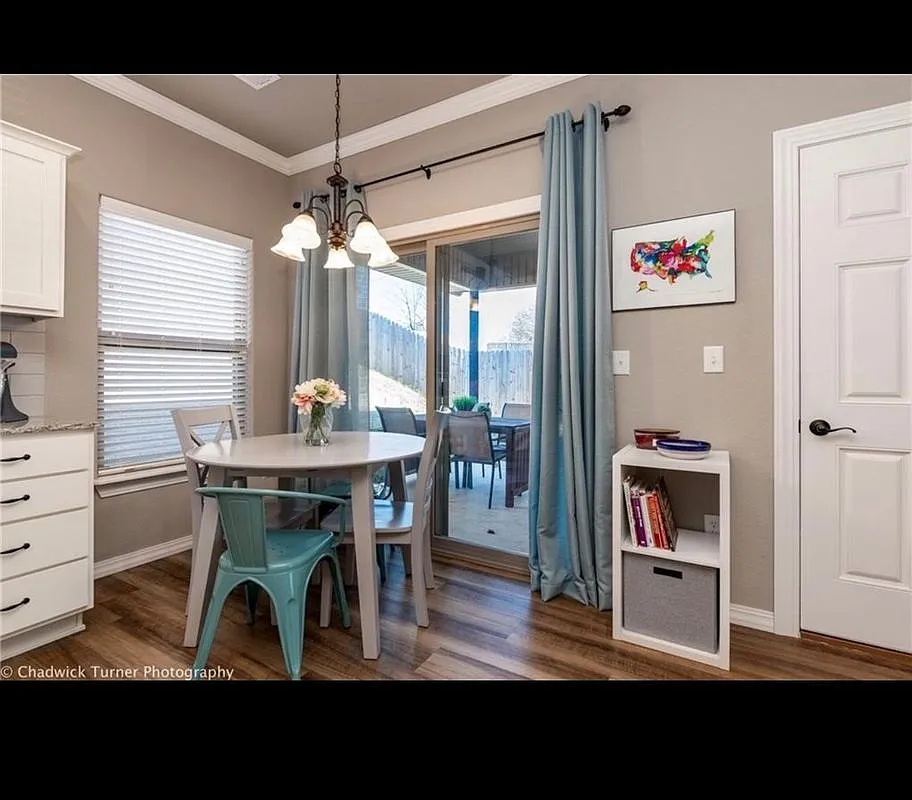 3 bed, 2.0 bath, 1656 sqft, $2,000 — Photo 3