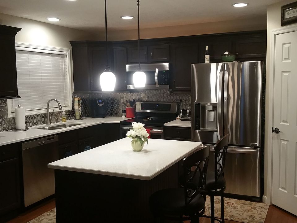 Kitcen with Quartz counters